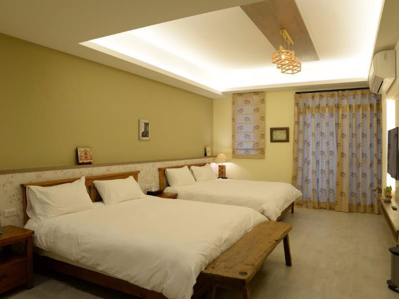 Jhongshan Building Bed And Breakfast Kota Hualien Bagian luar foto
