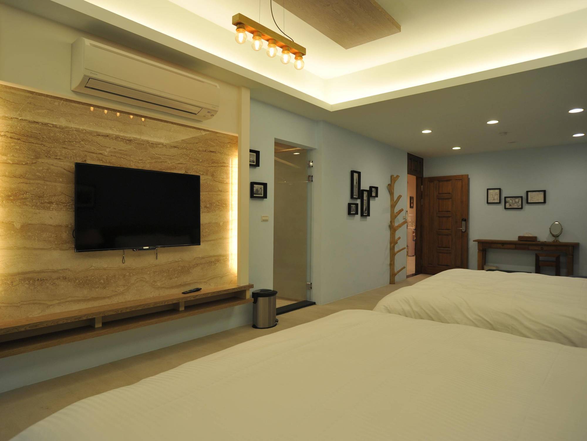 Jhongshan Building Bed And Breakfast Kota Hualien Bagian luar foto