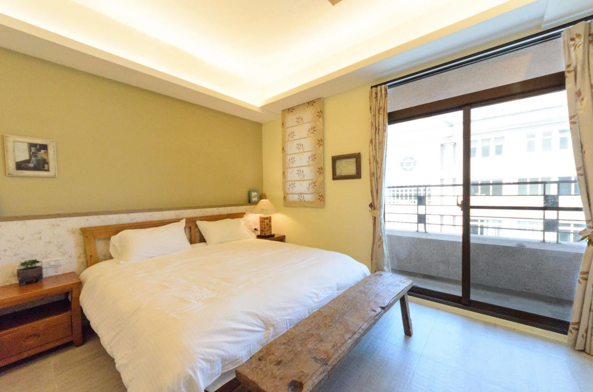 Jhongshan Building Bed And Breakfast Kota Hualien Bagian luar foto