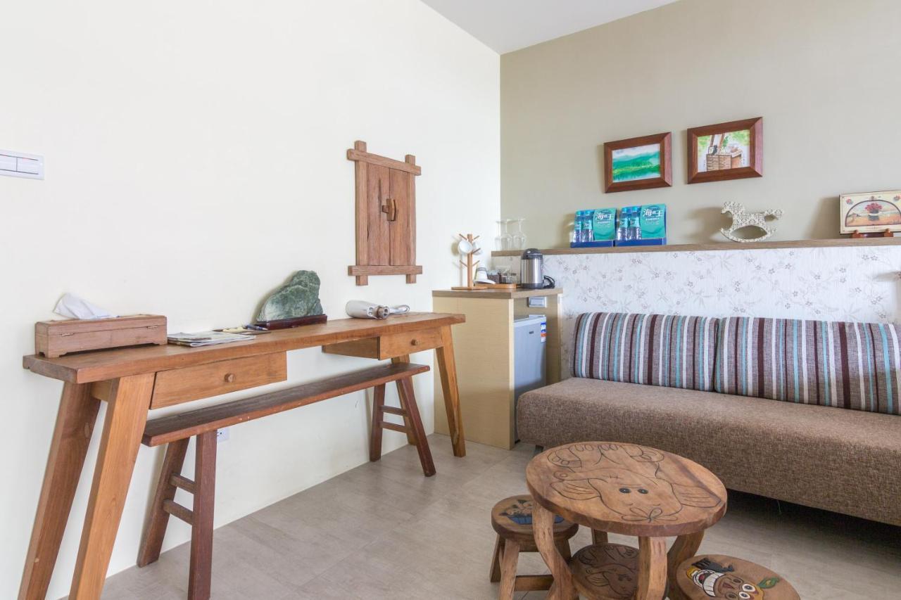 Jhongshan Building Bed And Breakfast Kota Hualien Bagian luar foto